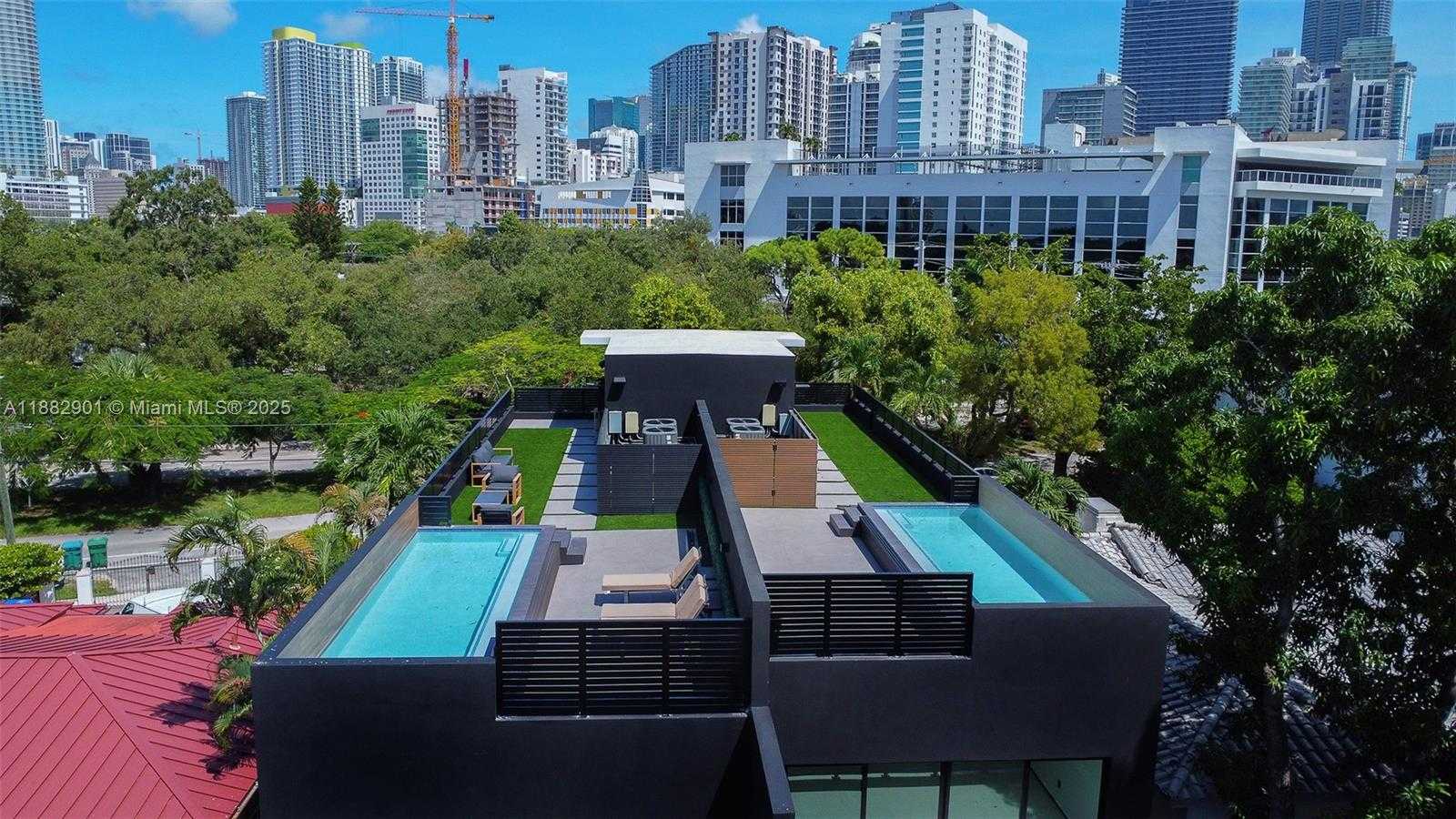 Small Image of 420 SOUTH WEST 15TH RD #420, Miami Number 82