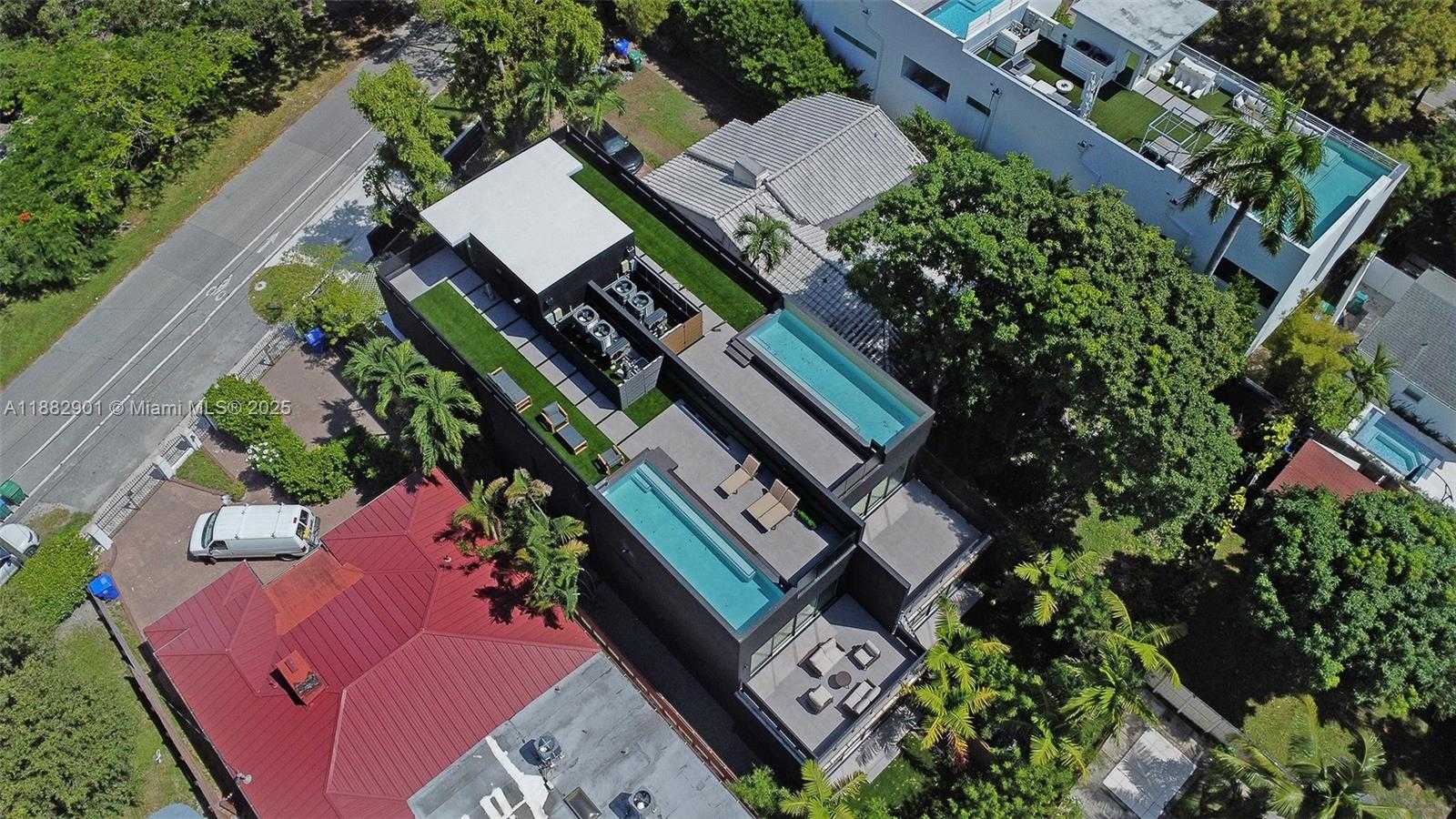 Small Image of 420 SOUTH WEST 15TH RD #420, Miami Number 87