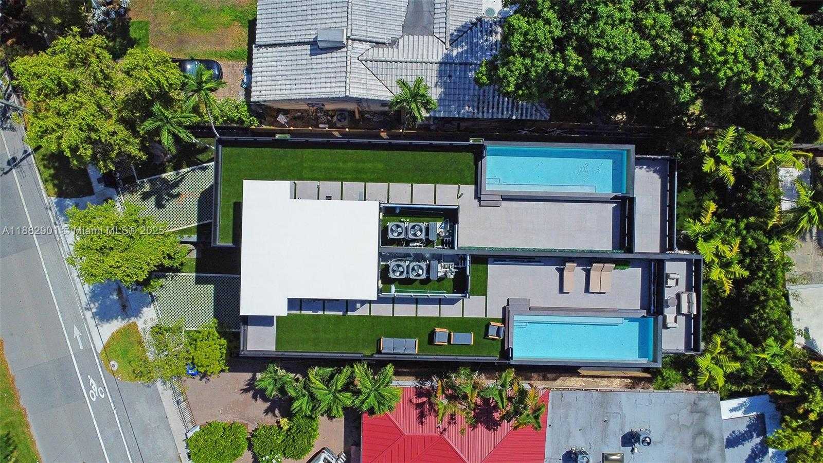 Small Image of 420 SOUTH WEST 15TH RD #420, Miami Number 88