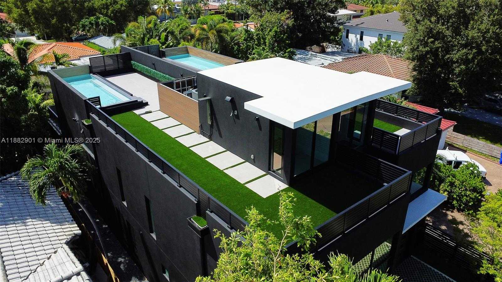 Small Image of 420 SOUTH WEST 15TH RD #420, Miami Number 89