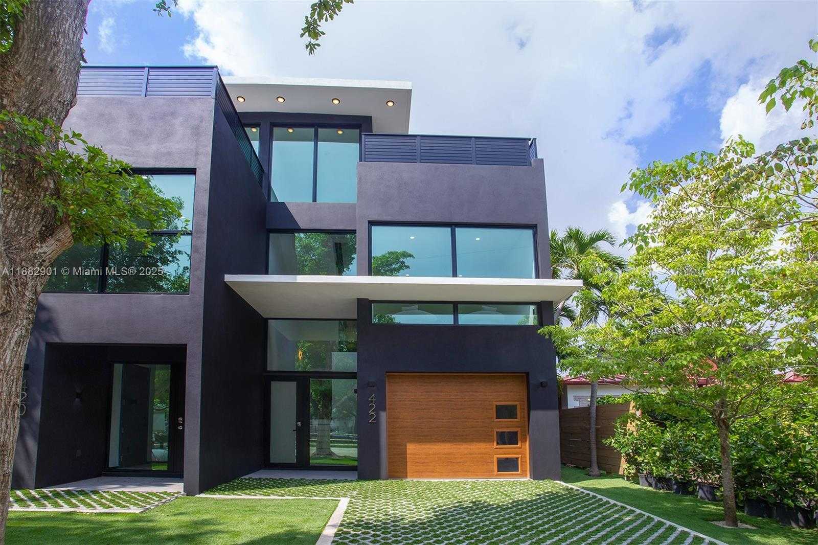 Small Image of 420 SOUTH WEST 15TH RD #420, Miami Number 9