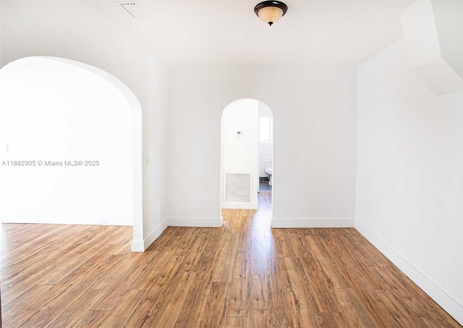 Small Image of 1022 SOUTH WEST 3RD AVE, Miami Number 10