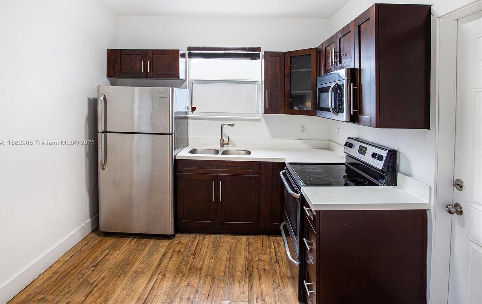 Small Image of 1022 SOUTH WEST 3RD AVE, Miami Number 12