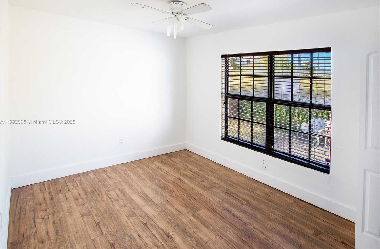 Small Image of 1022 SOUTH WEST 3RD AVE, Miami Number 14