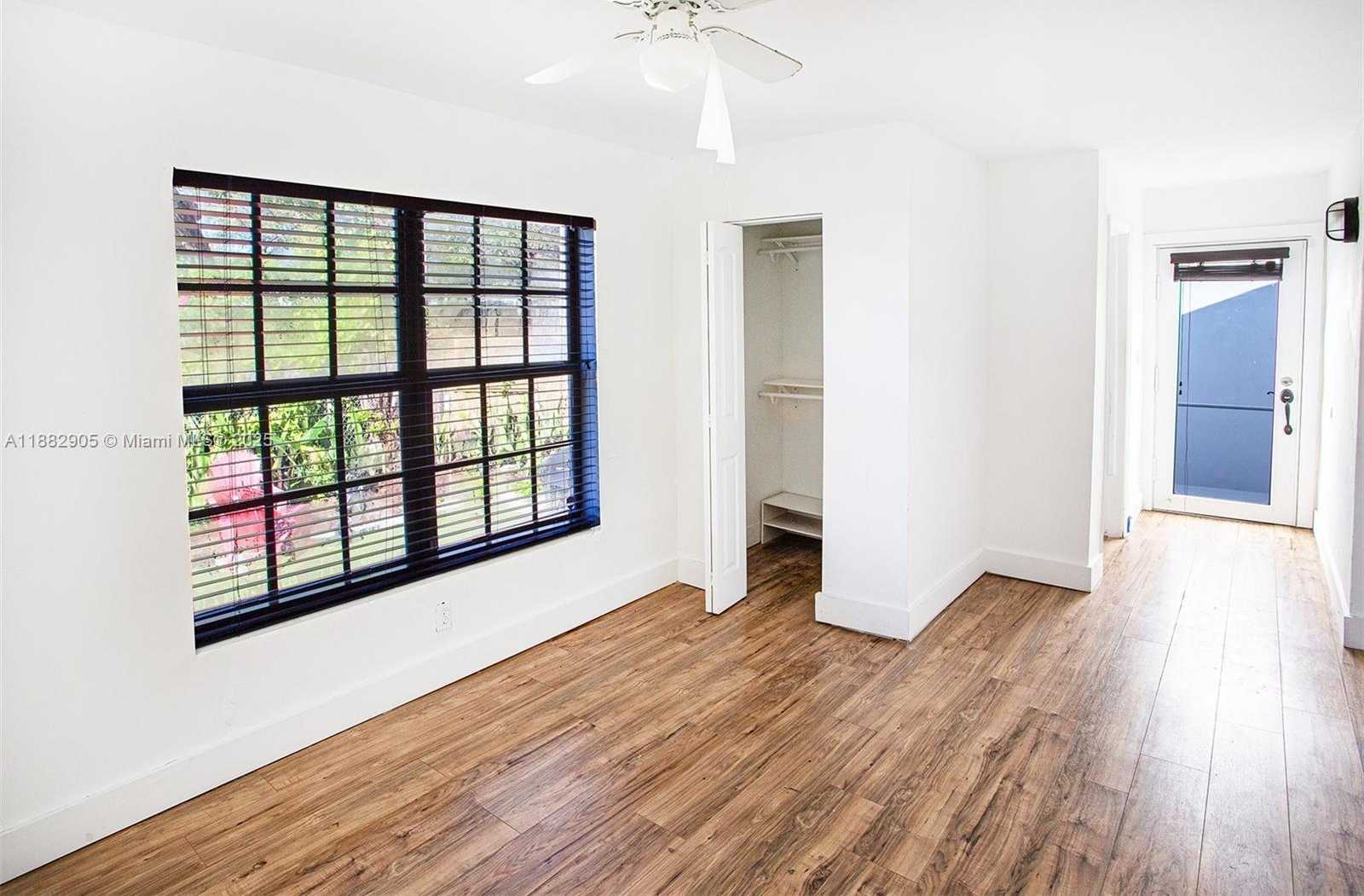 Small Image of 1022 SOUTH WEST 3RD AVE, Miami Number 16