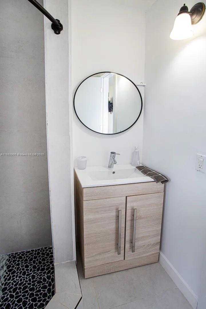 Small Image of 1022 SOUTH WEST 3RD AVE, Miami Number 18