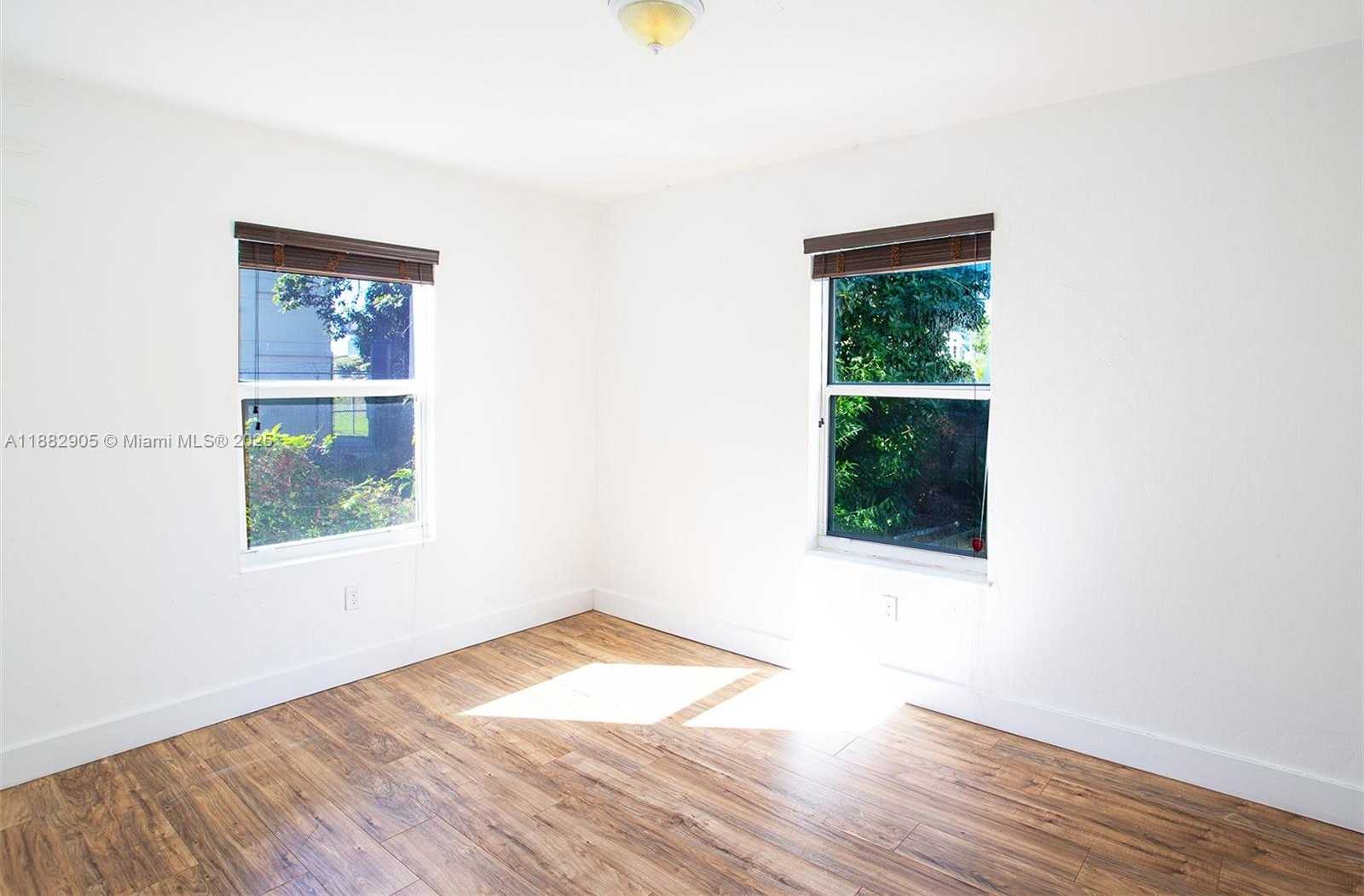 Small Image of 1022 SOUTH WEST 3RD AVE, Miami Number 20
