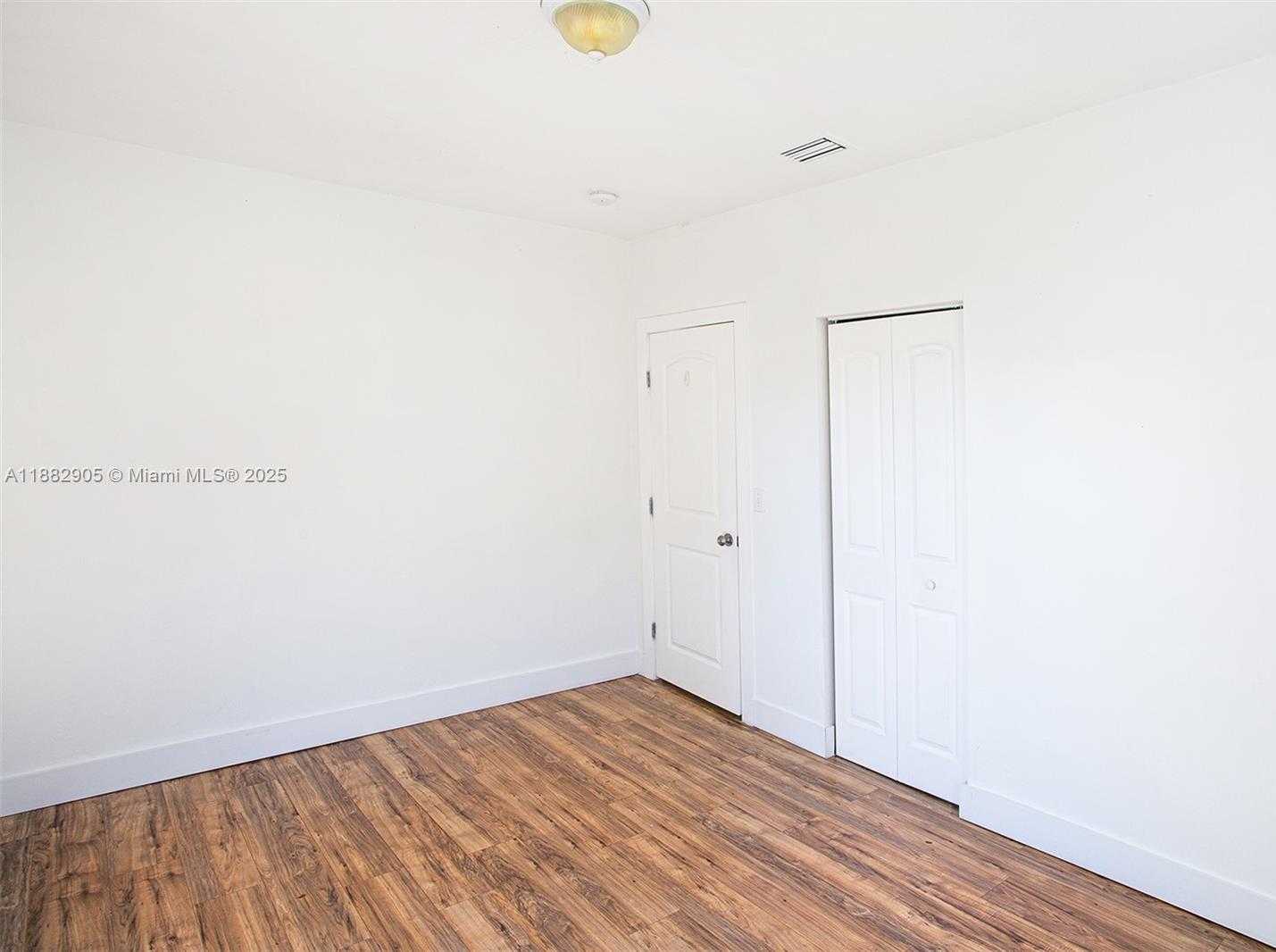 Small Image of 1022 SOUTH WEST 3RD AVE, Miami Number 21