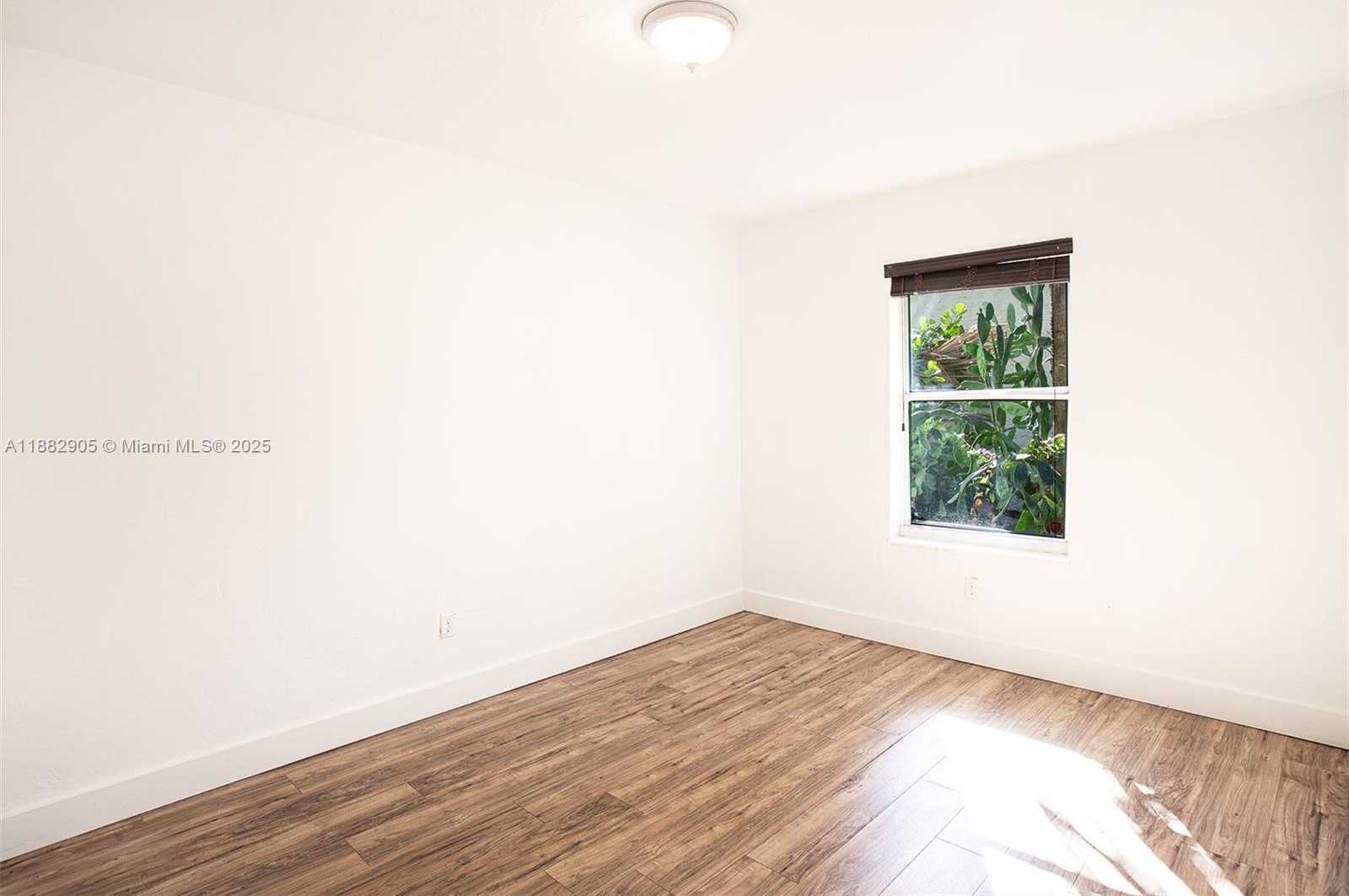 Small Image of 1022 SOUTH WEST 3RD AVE, Miami Number 25