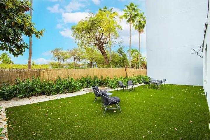 Small Image of 1022 SOUTH WEST 3RD AVE, Miami Number 29