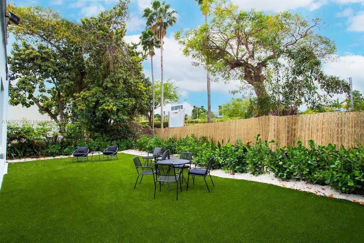 Small Image of 1022 SOUTH WEST 3RD AVE, Miami Number 30