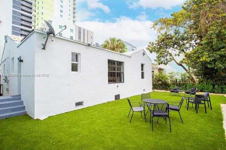 Small Image of 1022 SOUTH WEST 3RD AVE, Miami Number 31
