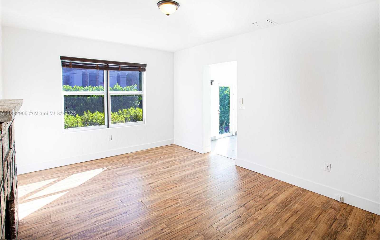 Small Image of 1022 SOUTH WEST 3RD AVE, Miami Number 6