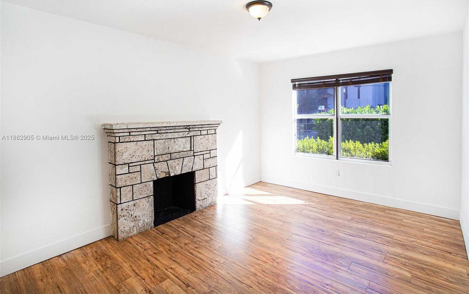 Small Image of 1022 SOUTH WEST 3RD AVE, Miami Number 7