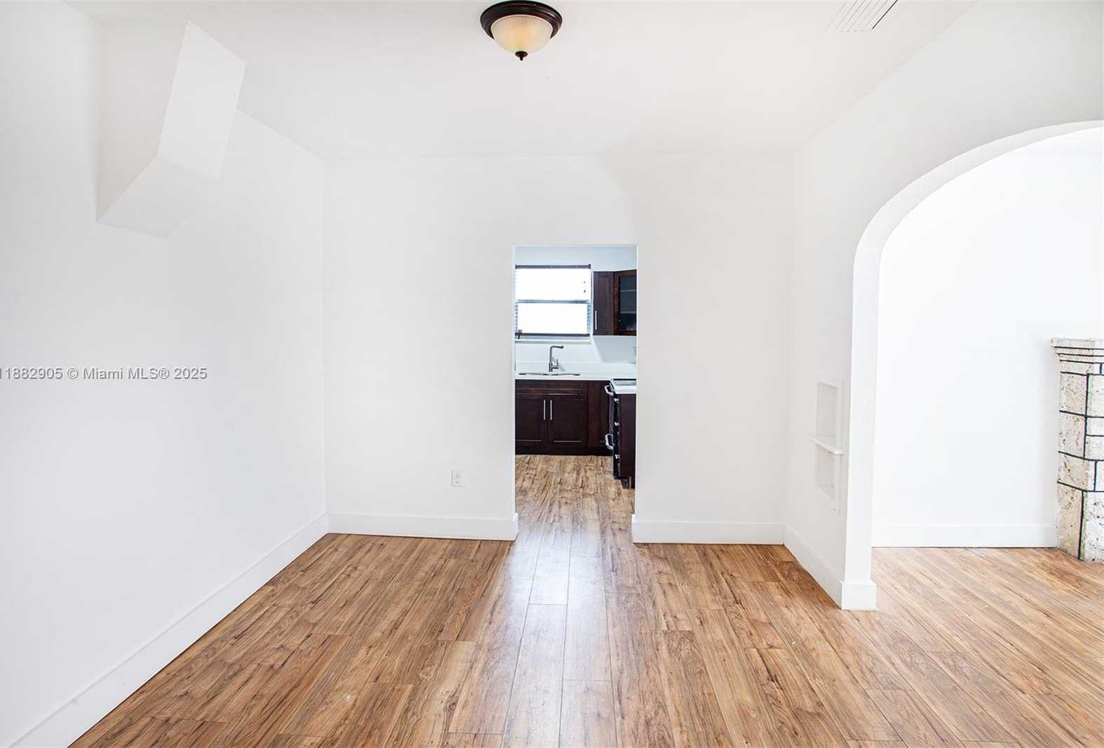Small Image of 1022 SOUTH WEST 3RD AVE, Miami Number 9