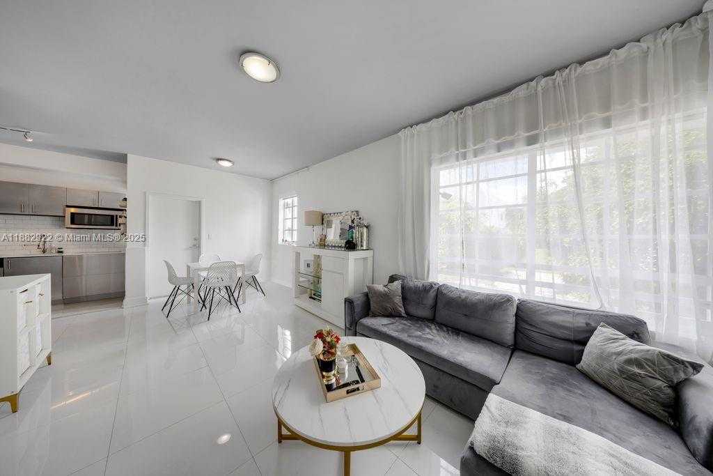 Small Image of 1000 MERIDIAN AVE #12, Miami Beach Number 3