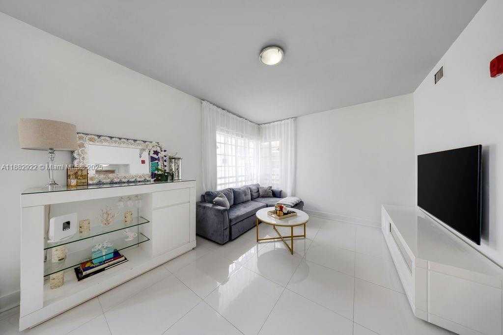 Small Image of 1000 MERIDIAN AVE #12, Miami Beach Number 4