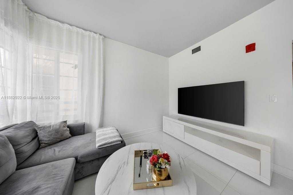 Small Image of 1000 MERIDIAN AVE #12, Miami Beach Number 6