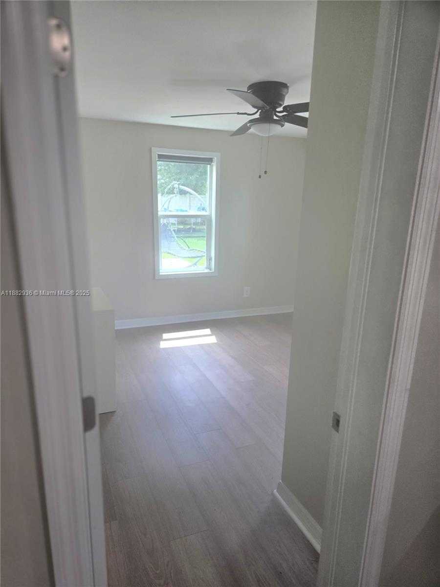 Small Image of 1601 EAST ANNONA AVE #n/a, Tampa Number 12