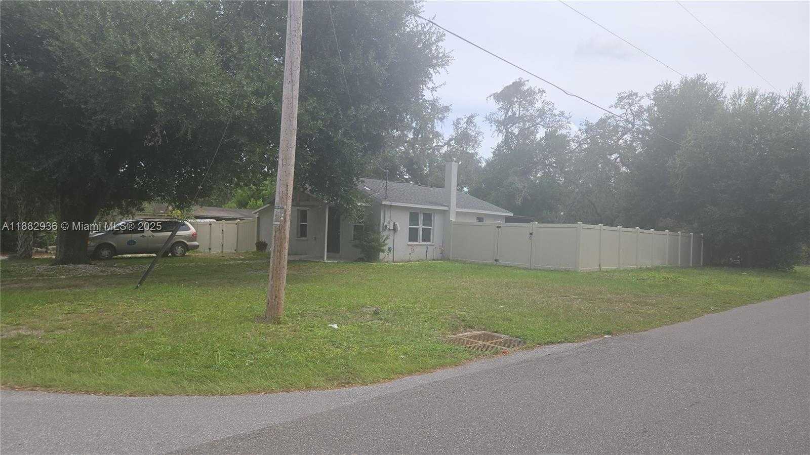 Small Image of 1601 EAST ANNONA AVE #n/a, Tampa Number 13