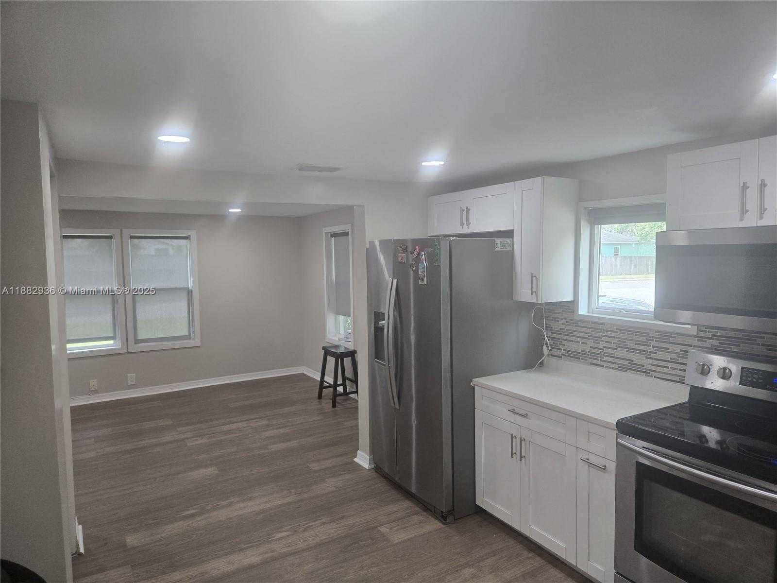 Small Image of 1601 EAST ANNONA AVE #n/a, Tampa Number 5