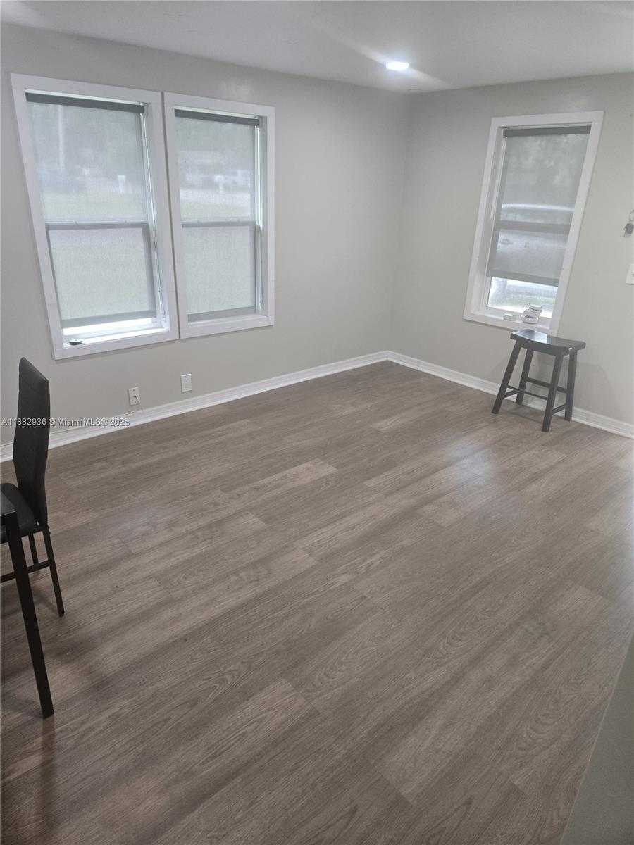 Small Image of 1601 EAST ANNONA AVE #n/a, Tampa Number 7