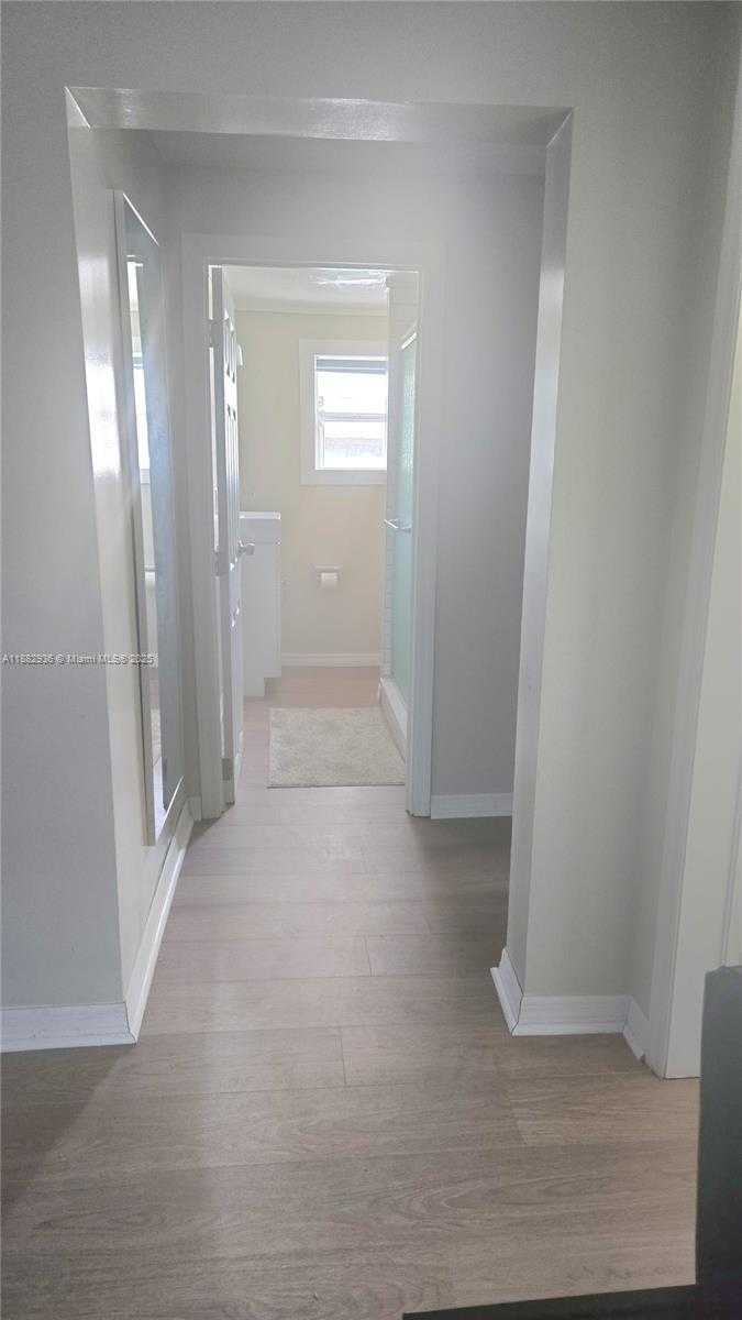 Small Image of 1601 EAST ANNONA AVE #n/a, Tampa Number 8
