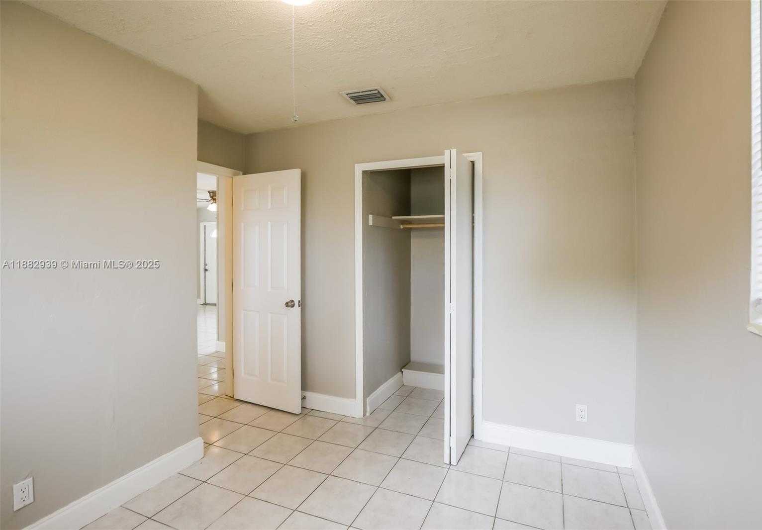 Small Image of 1500 NORTH WEST 43 ST, Oakland Park Number 13