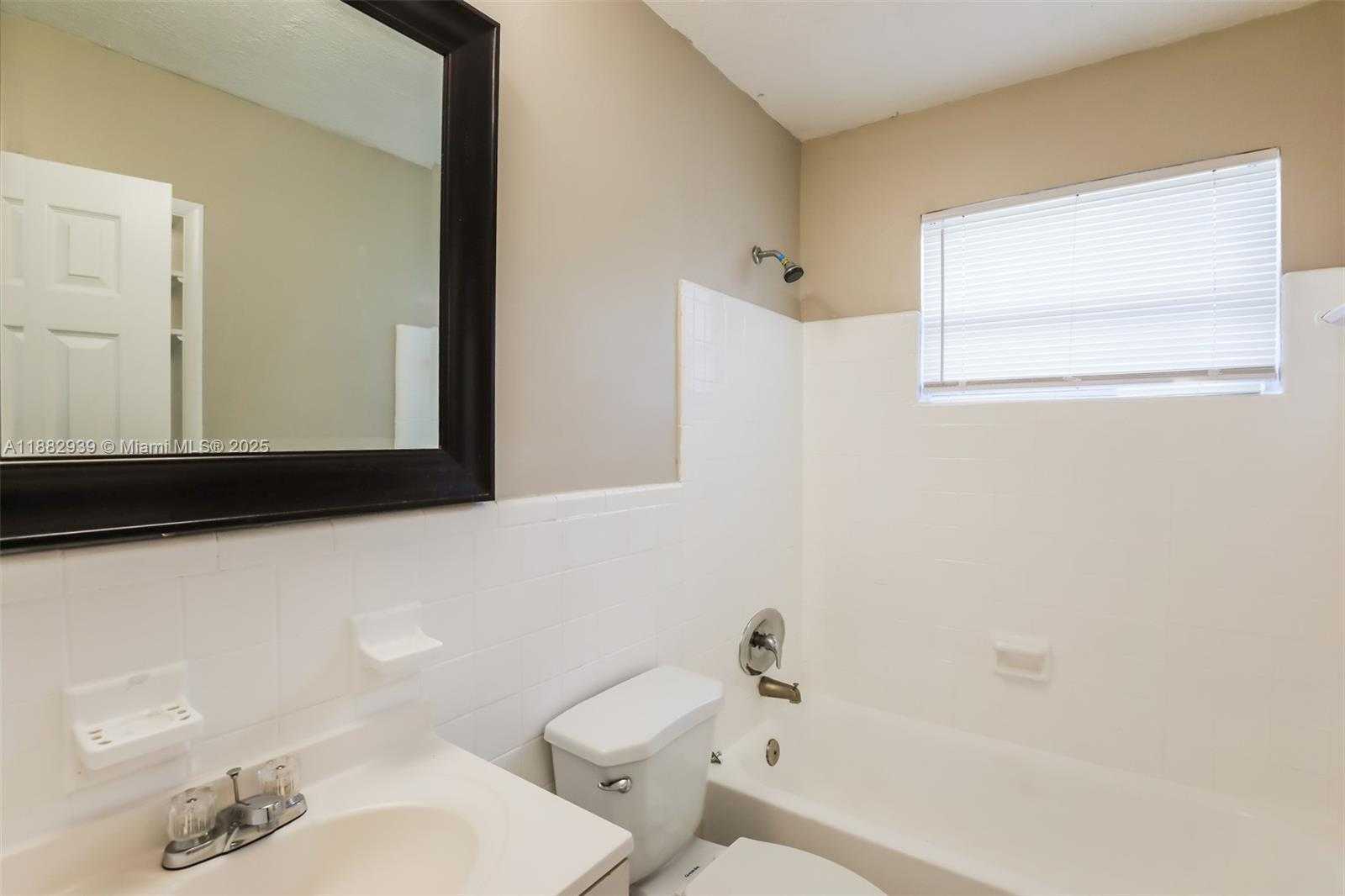 Small Image of 1500 NORTH WEST 43 ST, Oakland Park Number 14