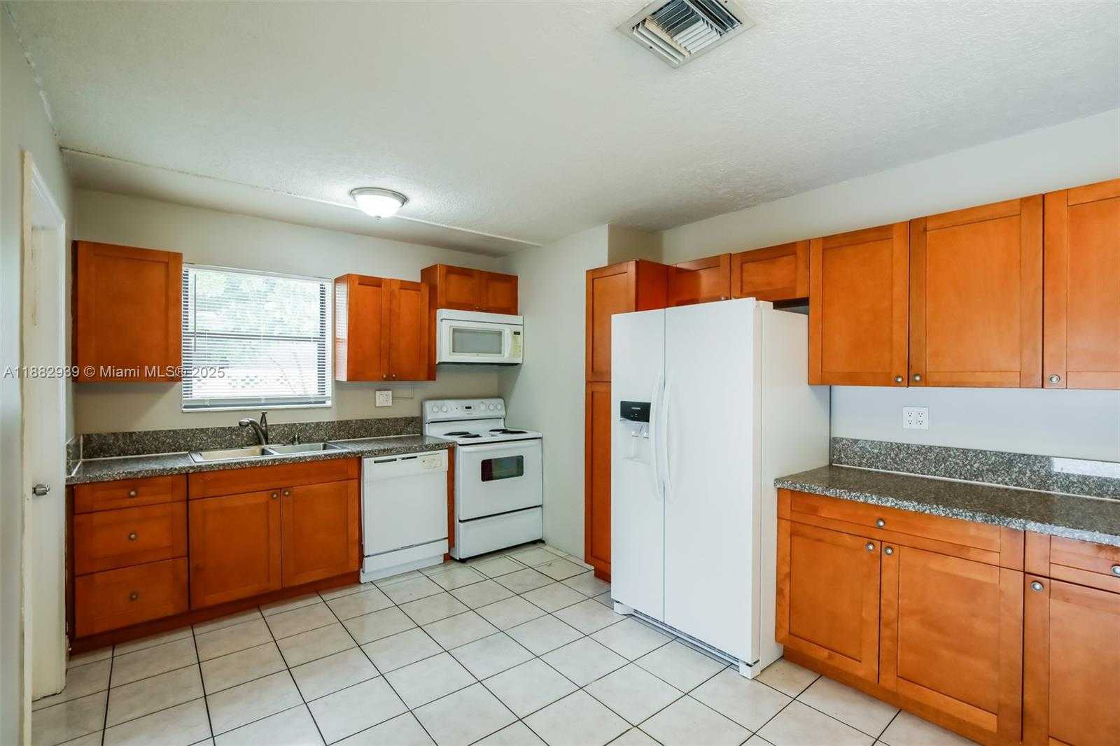 Small Image of 1500 NORTH WEST 43 ST, Oakland Park Number 8