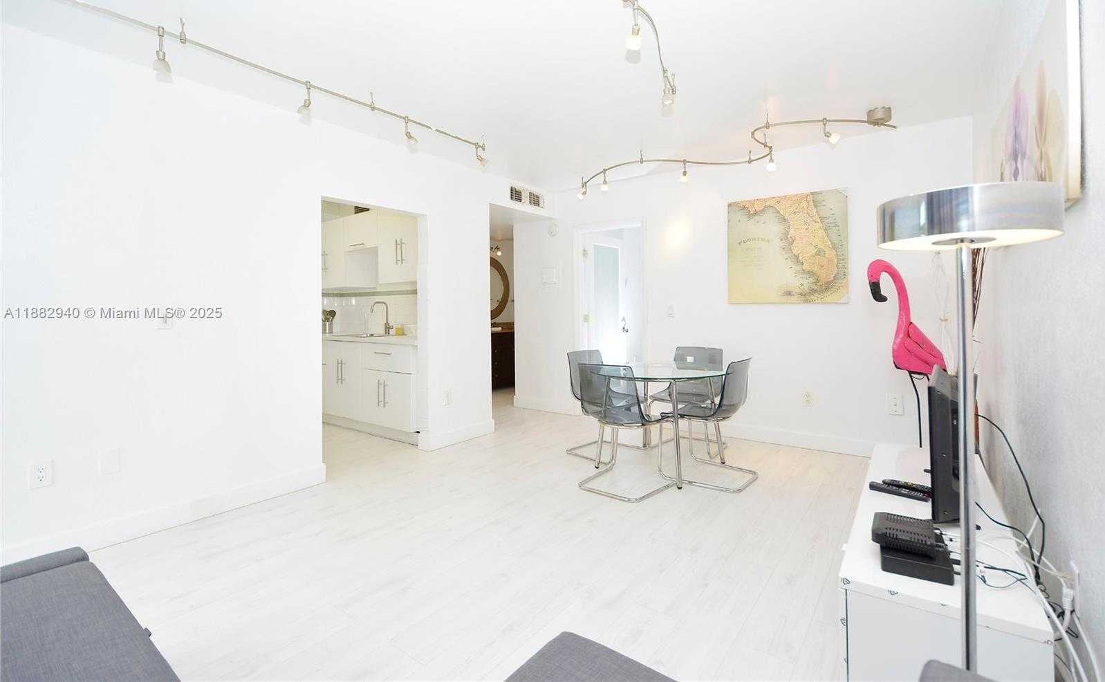 Small Image of 344 MERIDIAN AVE #2B, Miami Beach Number 13