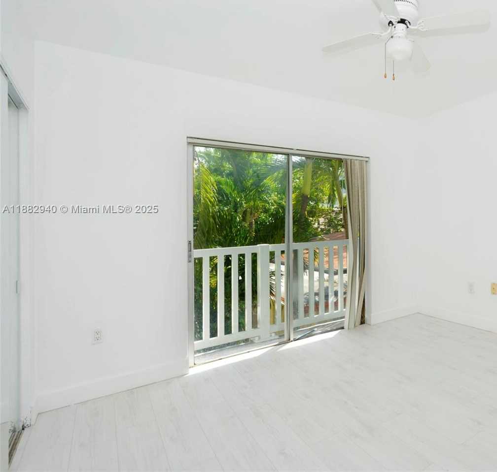 Small Image of 344 MERIDIAN AVE #2B, Miami Beach Number 2