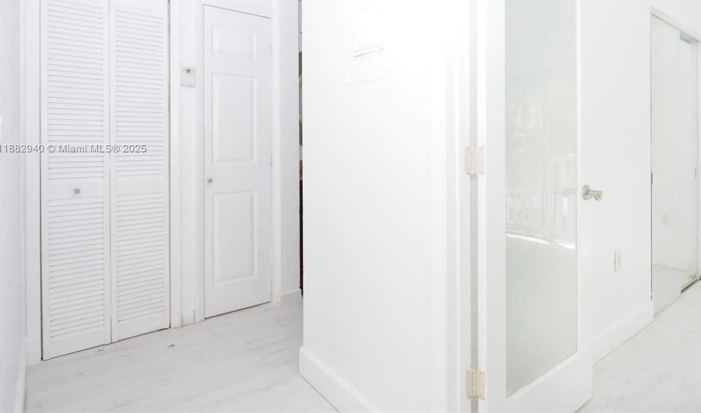 Small Image of 344 MERIDIAN AVE #2B, Miami Beach Number 4