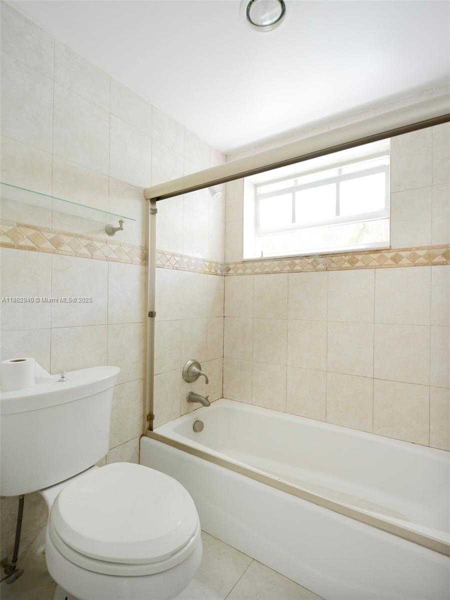 Small Image of 344 MERIDIAN AVE #2B, Miami Beach Number 7