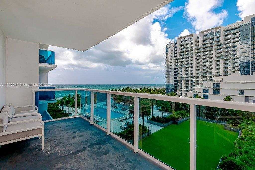 Small Image of Miami Beach Number 31