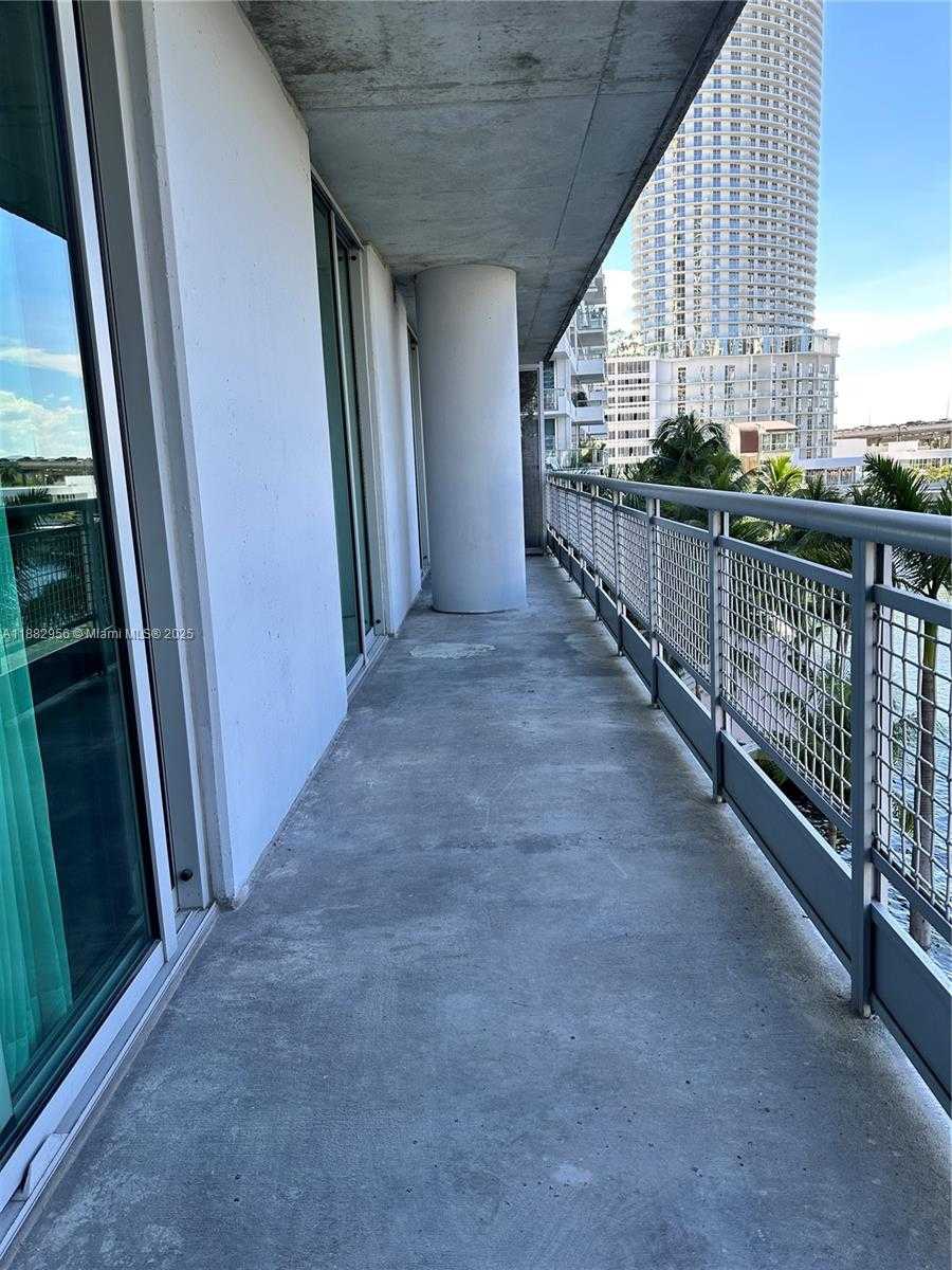 Small Image of 690 SOUTH WEST 1ST CT #605, Miami Number 5