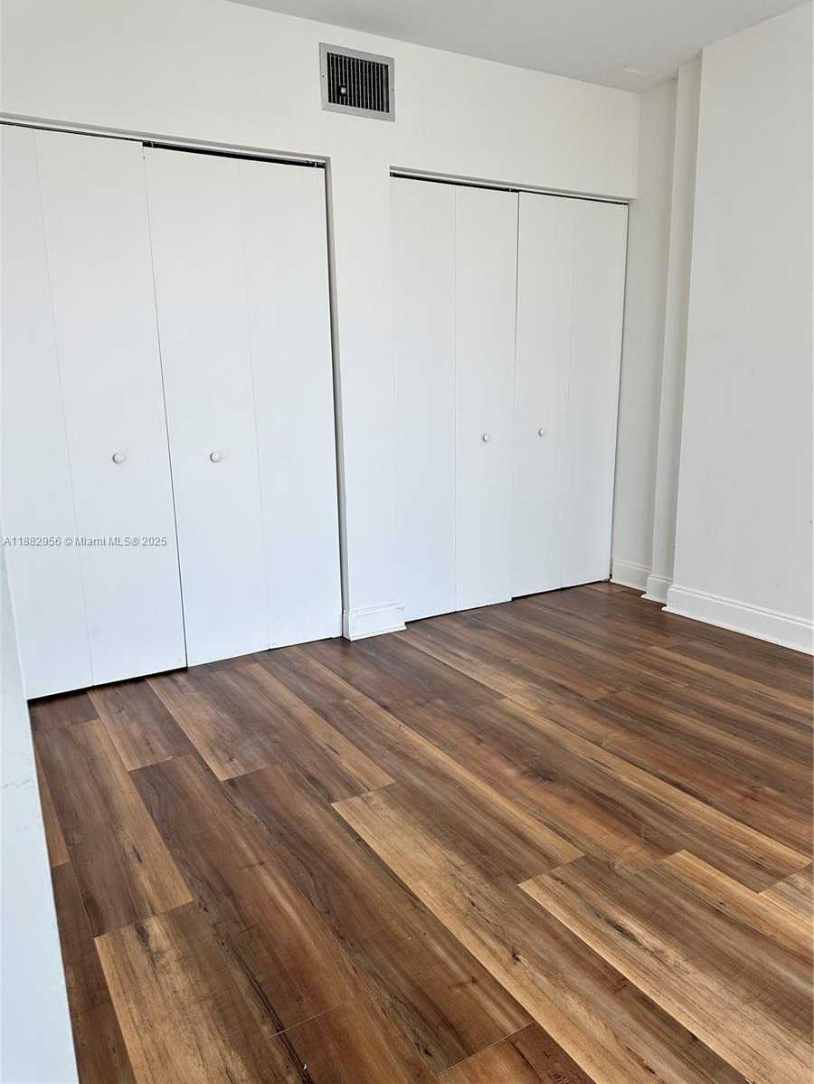 Small Image of 690 SOUTH WEST 1ST CT #605, Miami Number 8