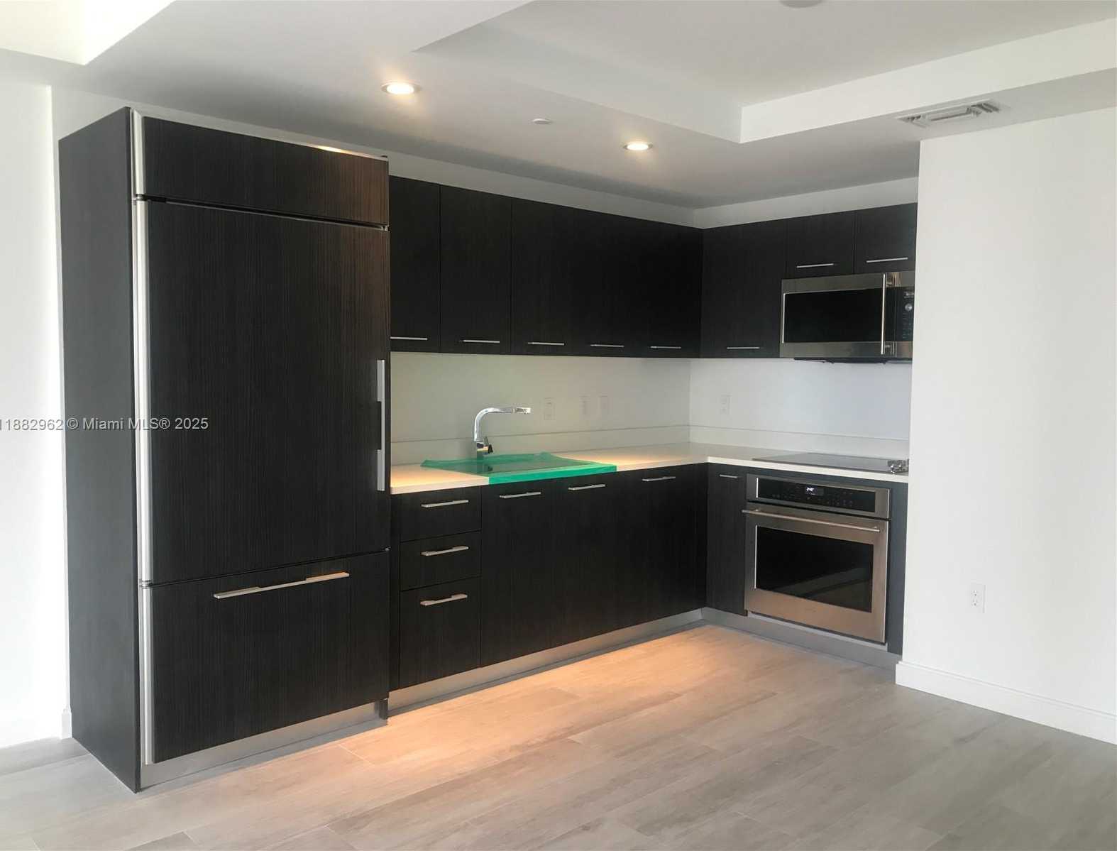 Small Image of 45 SOUTH WEST 9TH ST #2405, Miami Number 15