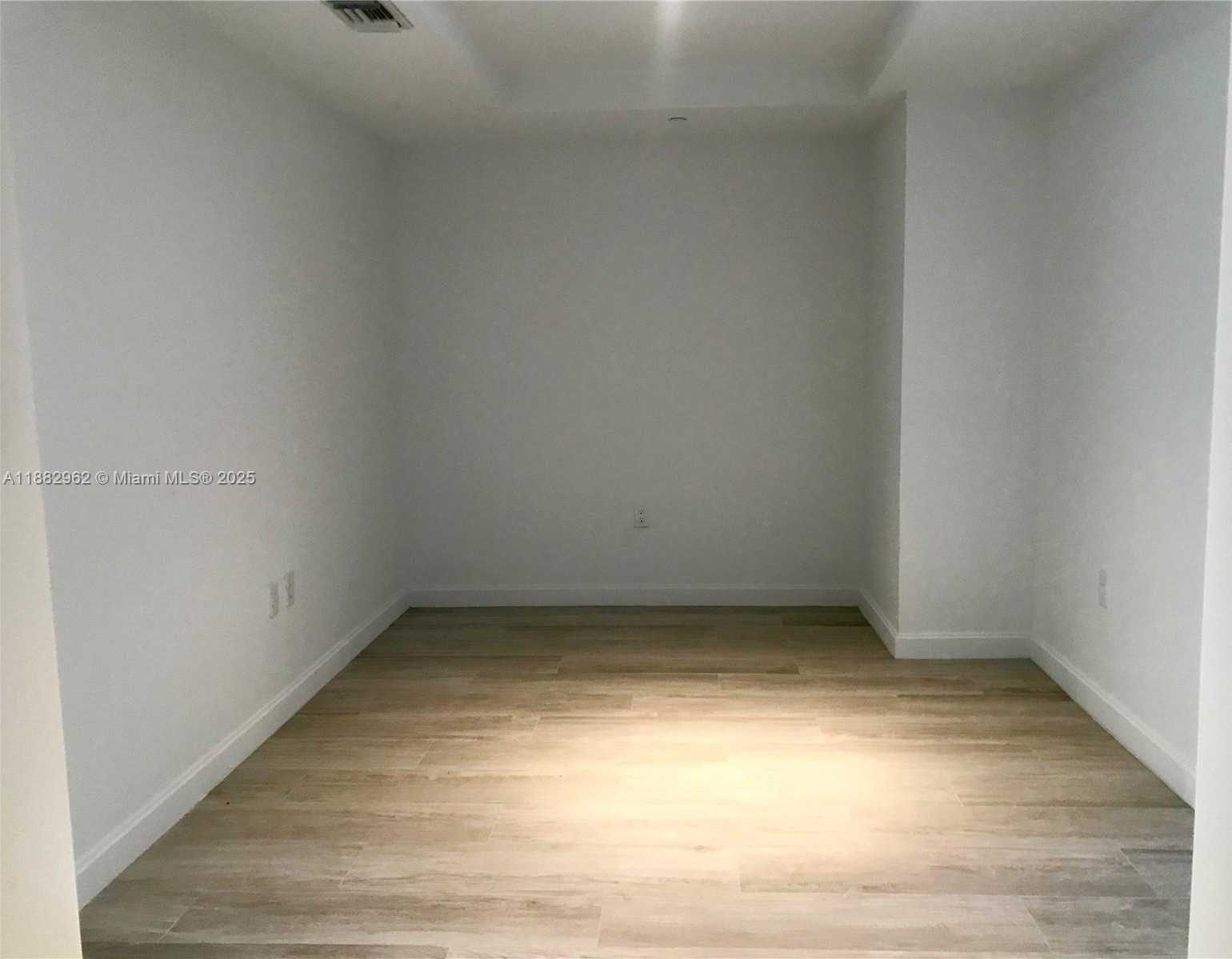 Small Image of 45 SOUTH WEST 9TH ST #2405, Miami Number 19