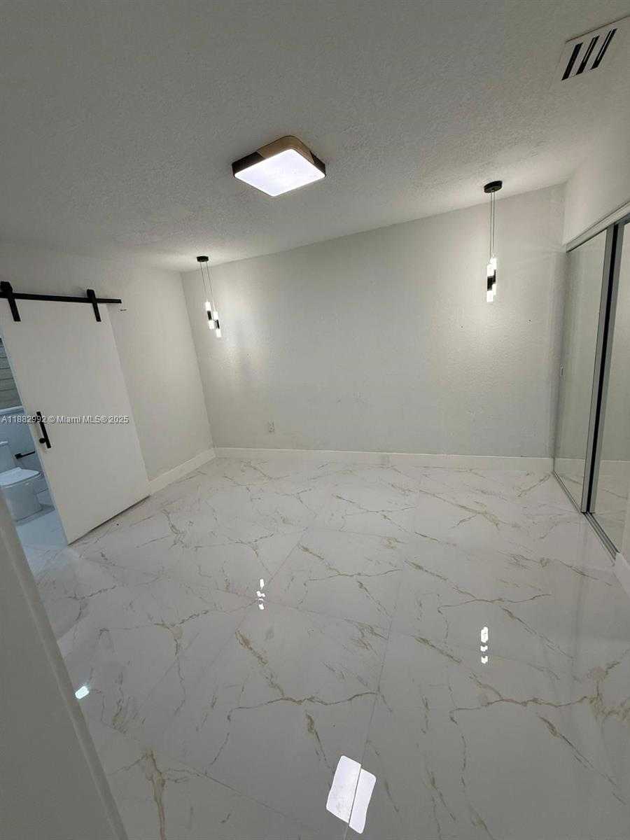 Small Image of 10460 SOUTH WEST 26TH TER #NA, Miami Number 16