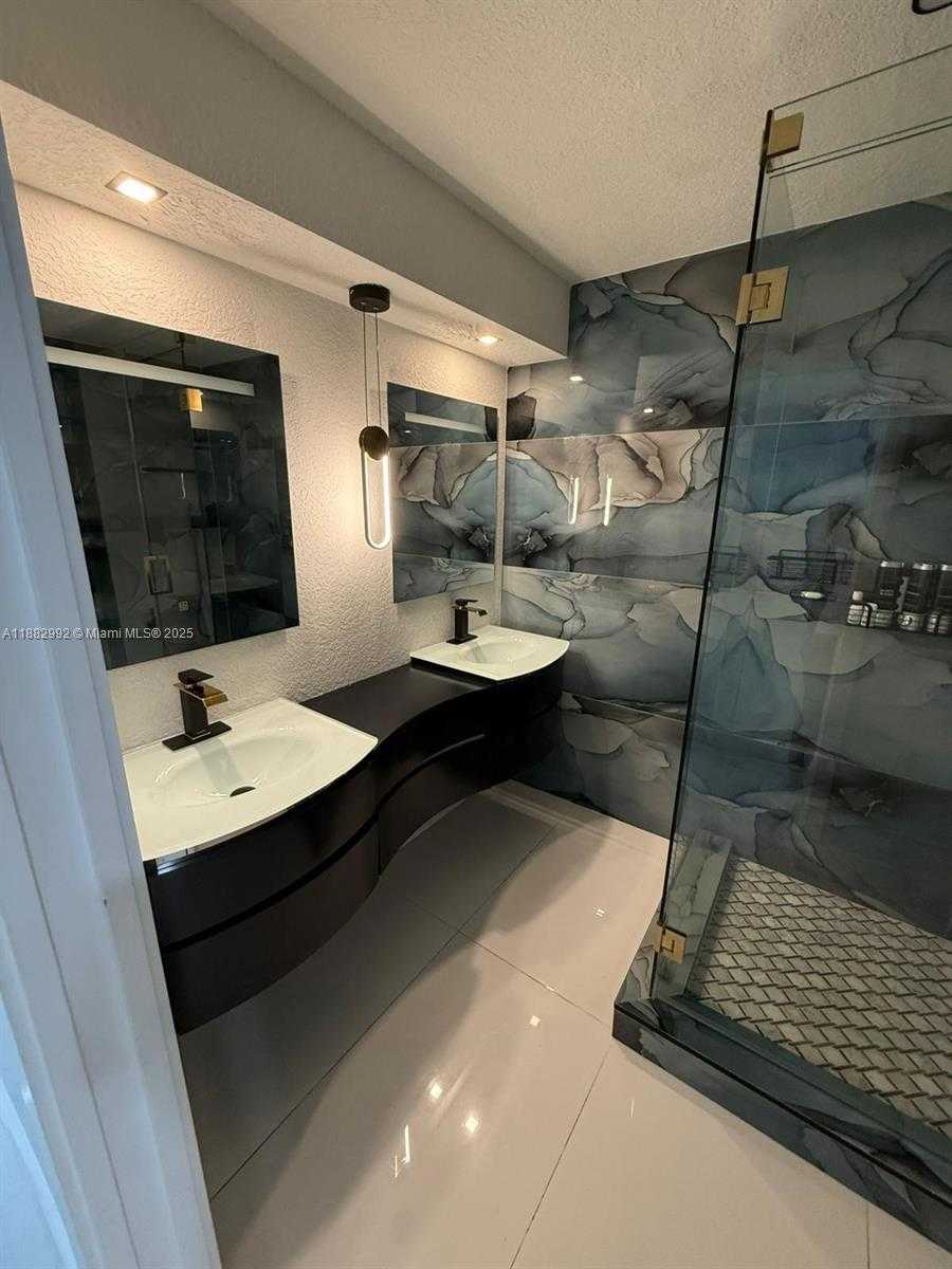 Small Image of 10460 SOUTH WEST 26TH TER #NA, Miami Number 17