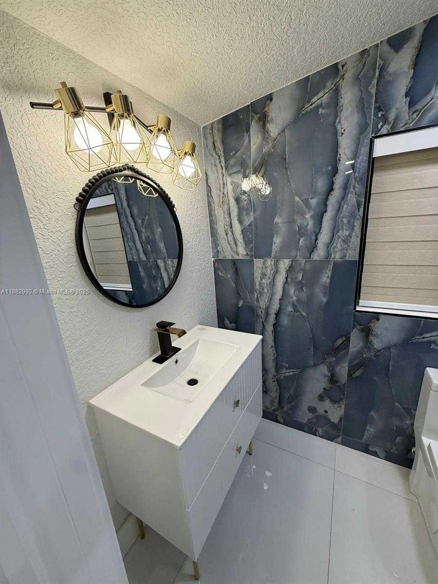 Small Image of 10460 SOUTH WEST 26TH TER #NA, Miami Number 18