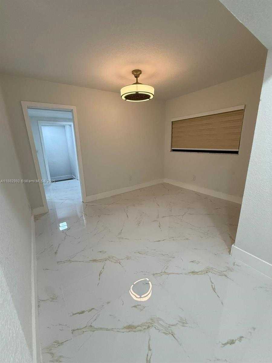 Small Image of 10460 SOUTH WEST 26TH TER #NA, Miami Number 21
