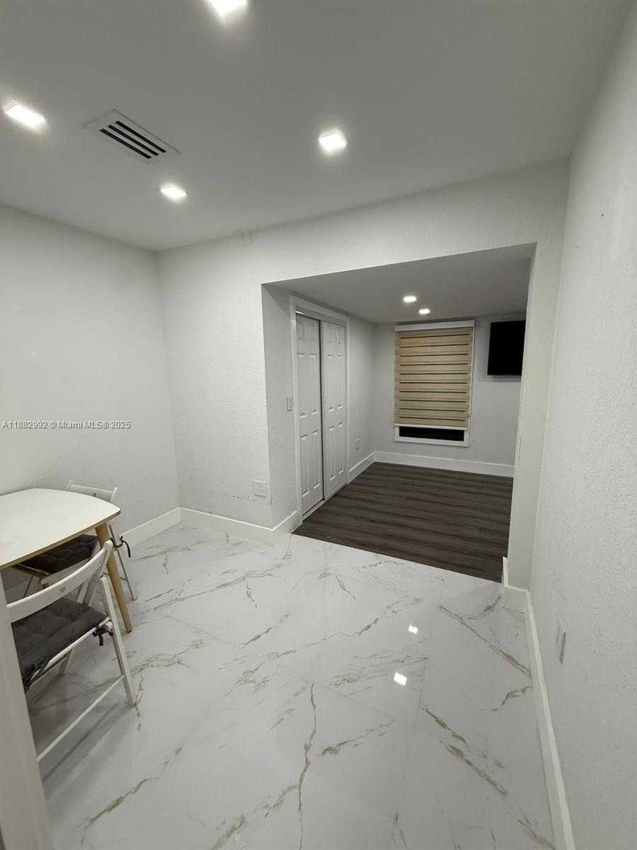 Small Image of 10460 SOUTH WEST 26TH TER #NA, Miami Number 23