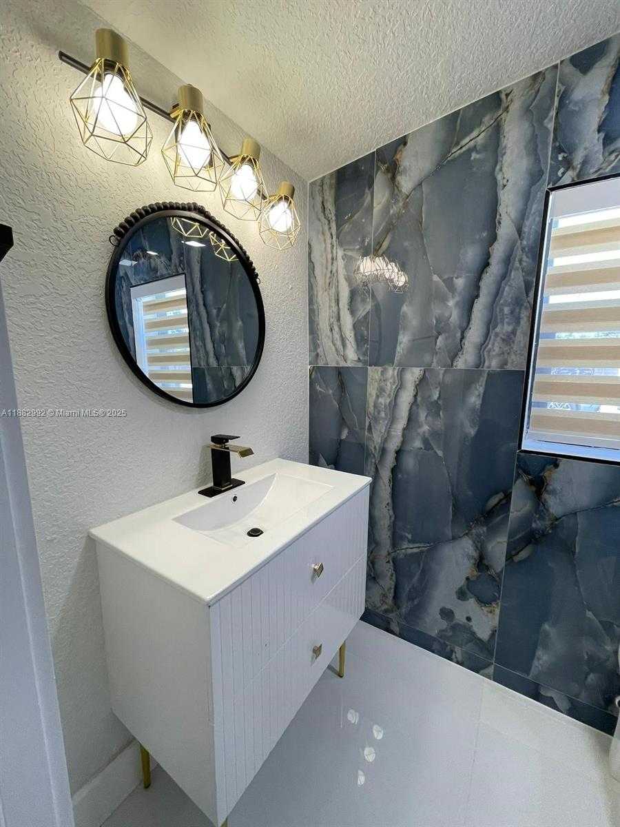 Small Image of 10460 SOUTH WEST 26TH TER #NA, Miami Number 5