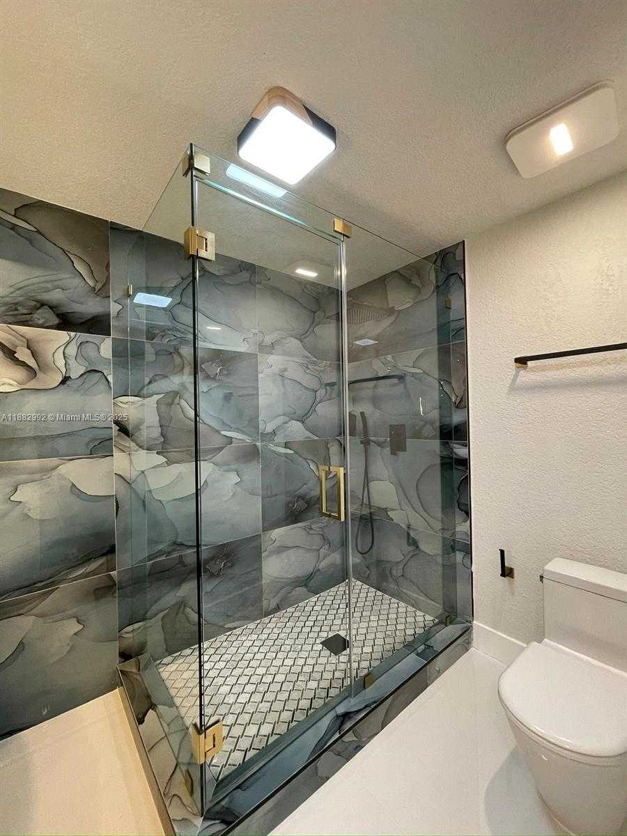 Small Image of 10460 SOUTH WEST 26TH TER #NA, Miami Number 6