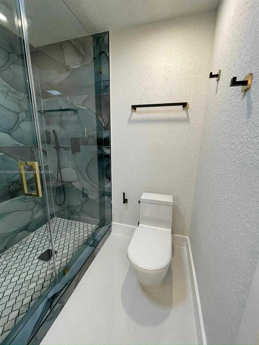 Small Image of 10460 SOUTH WEST 26TH TER #NA, Miami Number 8