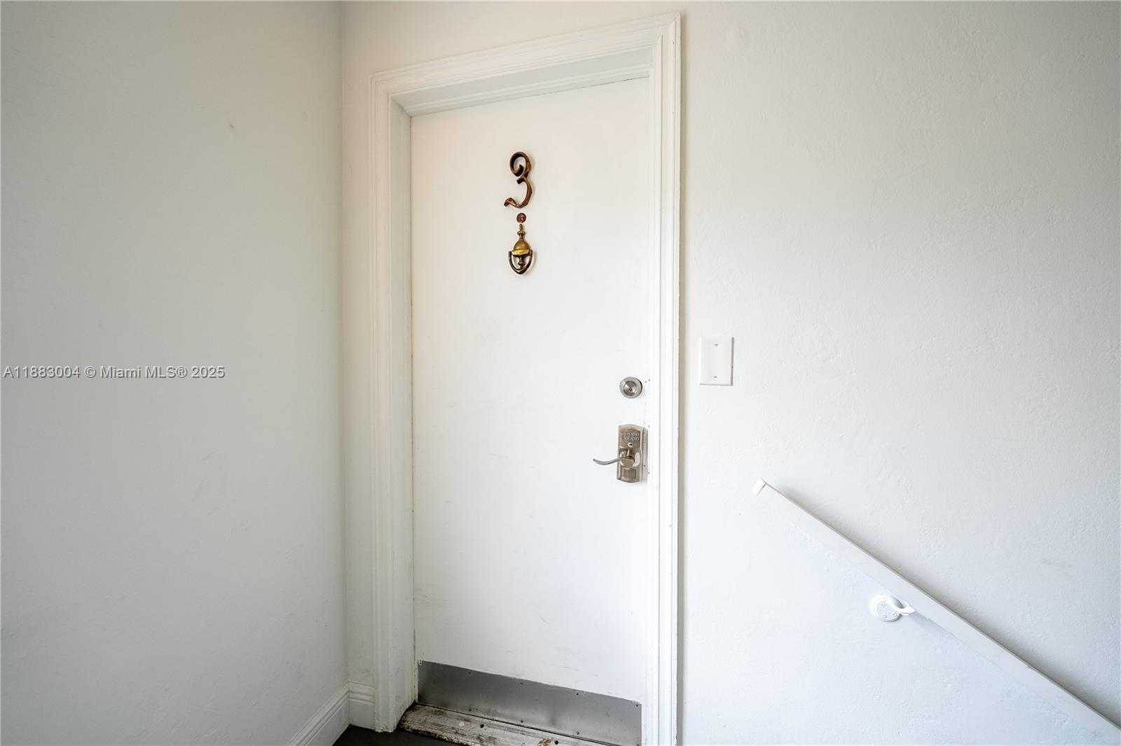 Small Image of 1051 MICHIGAN AVE #3, Miami Beach Number 13