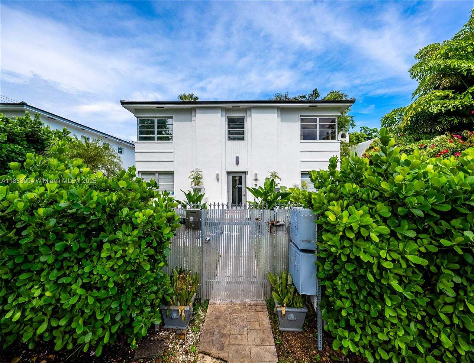 Small Image of 1051 MICHIGAN AVE #3, Miami Beach Number 15