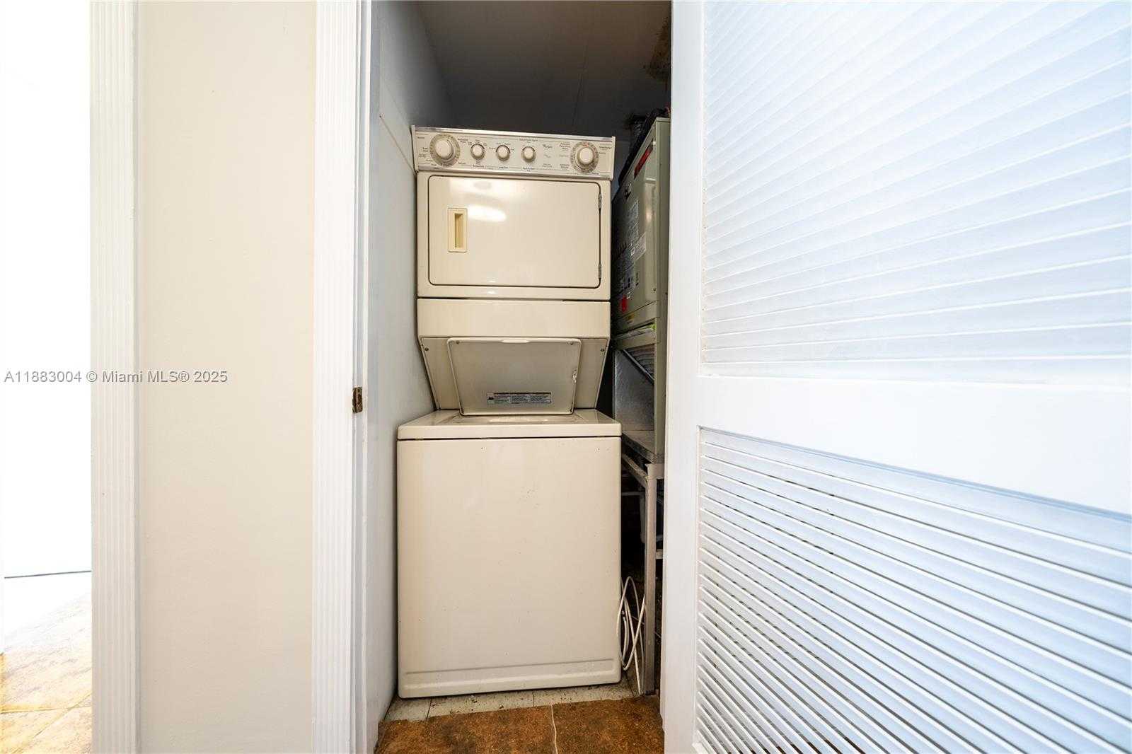 Small Image of 1051 MICHIGAN AVE #3, Miami Beach Number 5